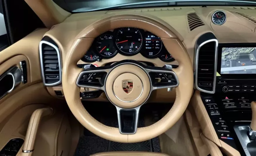 Porsche CAYENNE 2017 г. (белый)