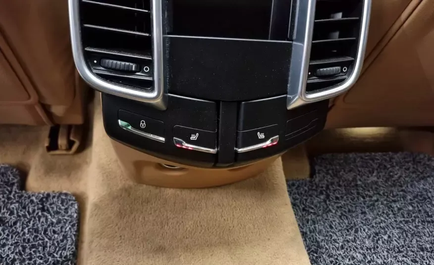 Porsche CAYENNE 2017 г. (белый)