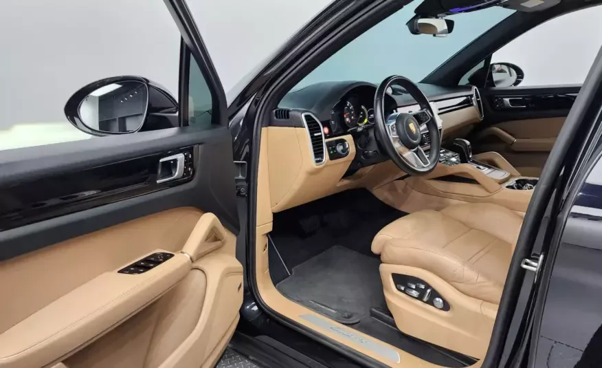 Porsche CAYENNE 2019 г. (черный)