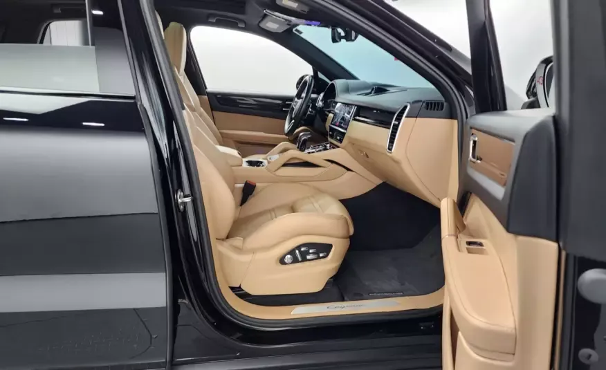 Porsche CAYENNE 2019 г. (черный)