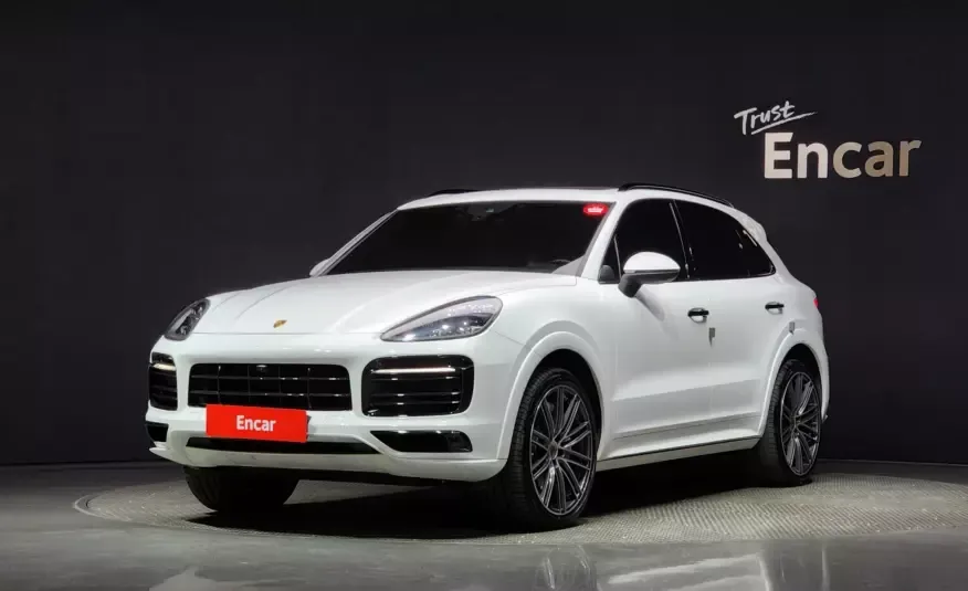 Porsche CAYENNE 2020 г. белый фотография