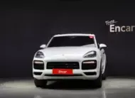 Porsche CAYENNE 2020 г. (белый)