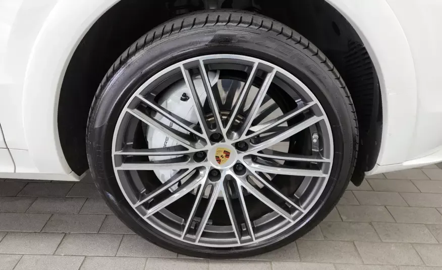 Porsche CAYENNE 2020 г. (белый)