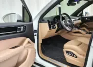 Porsche CAYENNE 2020 г. (белый)