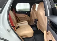 Porsche CAYENNE 2020 г. (белый)