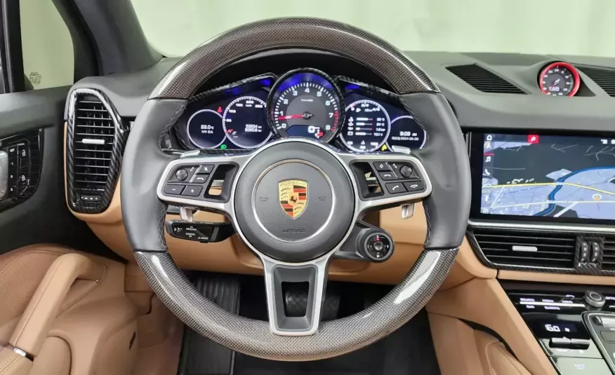 Porsche CAYENNE 2020 г. (белый)