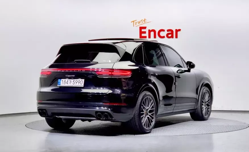 Porsche CAYENNE 2022 г. (черный)