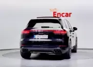 Porsche CAYENNE 2022 г. (черный)