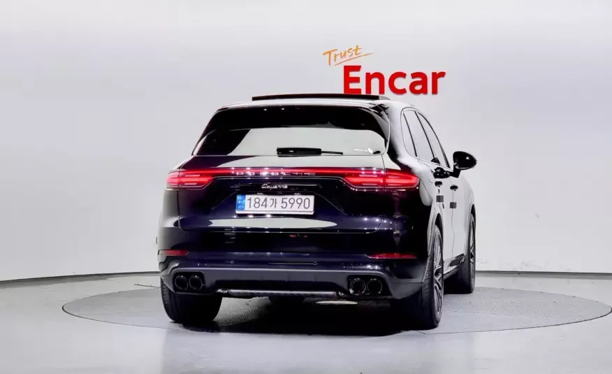 Porsche CAYENNE 2022 г. (черный)