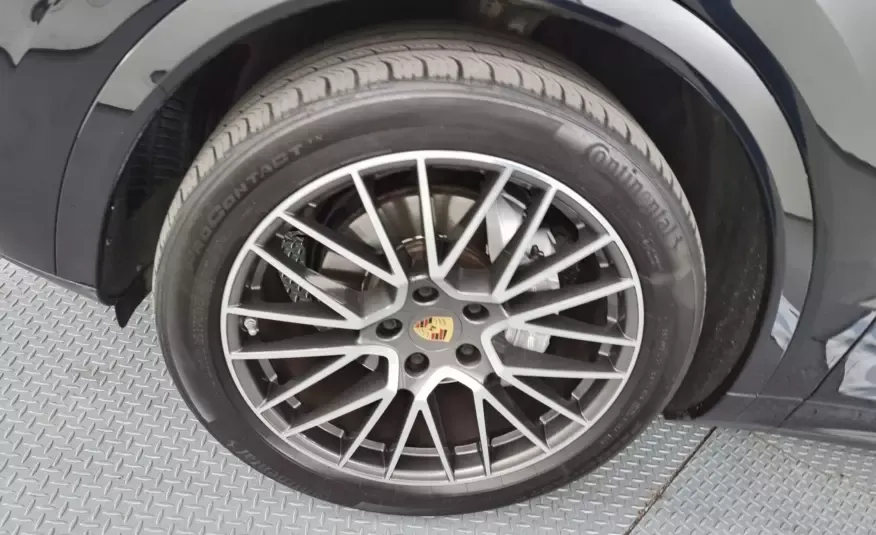Porsche CAYENNE 2022 г. (черный)