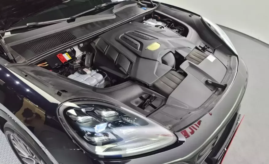 Porsche CAYENNE 2022 г. (черный)