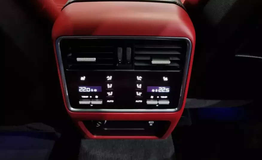 Porsche CAYENNE 2022 г. (черный)