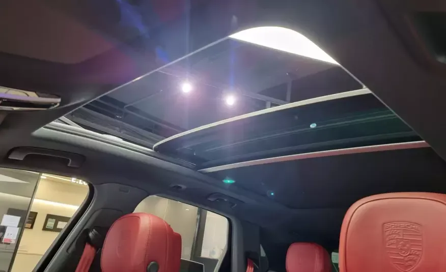Porsche CAYENNE 2022 г. (черный)