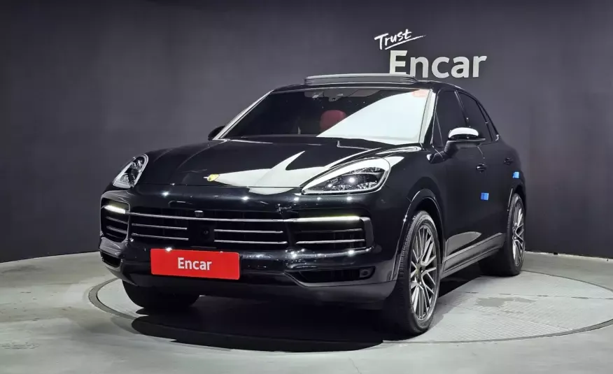 Porsche CAYENNE 2022 г. черный фотография