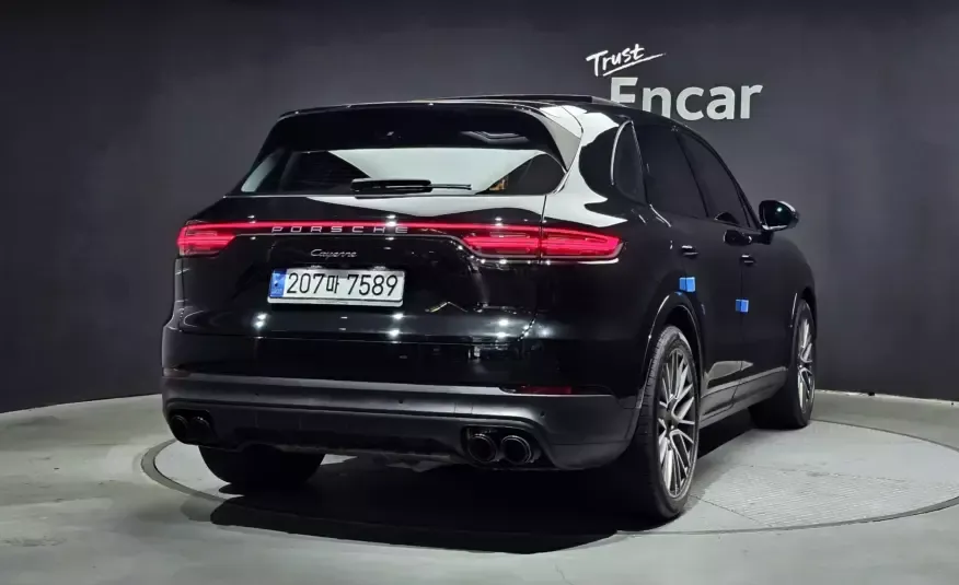 Porsche CAYENNE 2022 г. (черный)