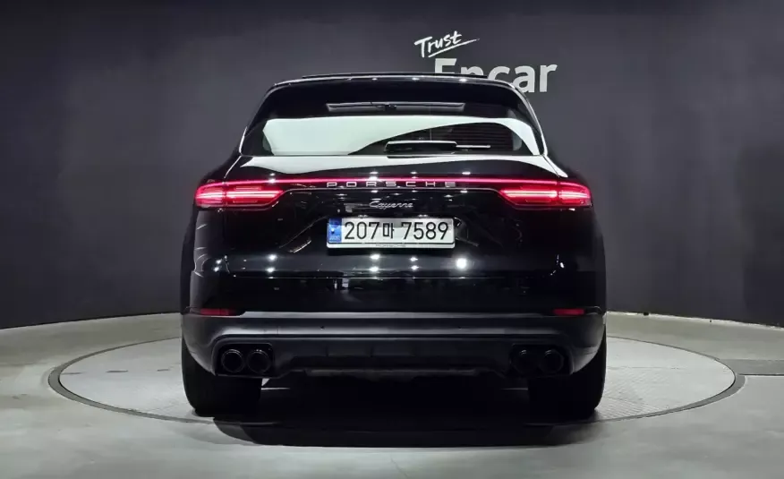 Porsche CAYENNE 2022 г. (черный)