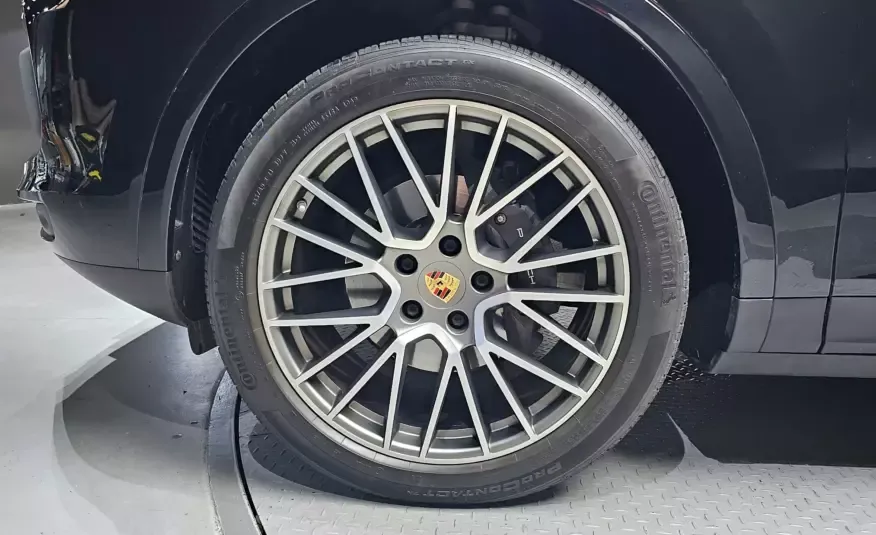 Porsche CAYENNE 2022 г. (черный)