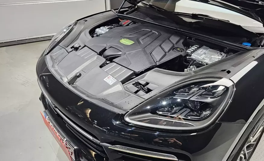 Porsche CAYENNE 2022 г. (черный)