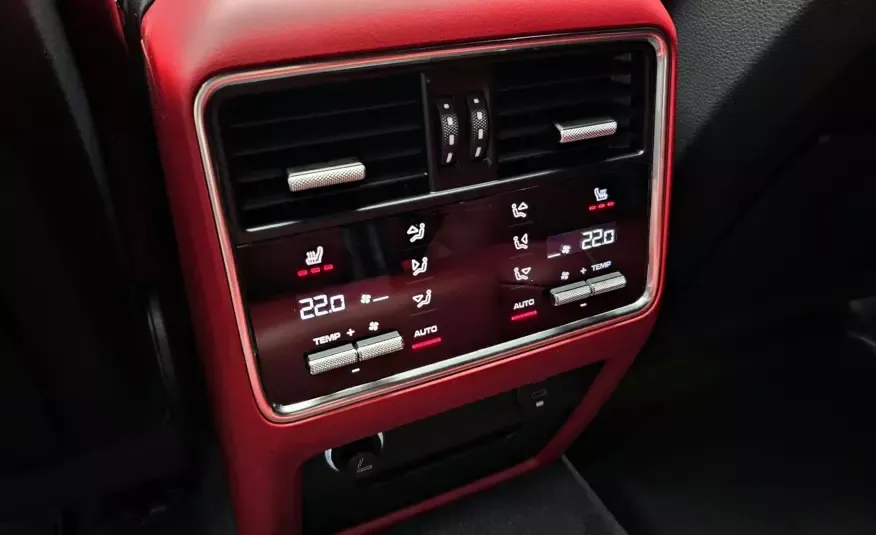 Porsche CAYENNE 2022 г. (черный)