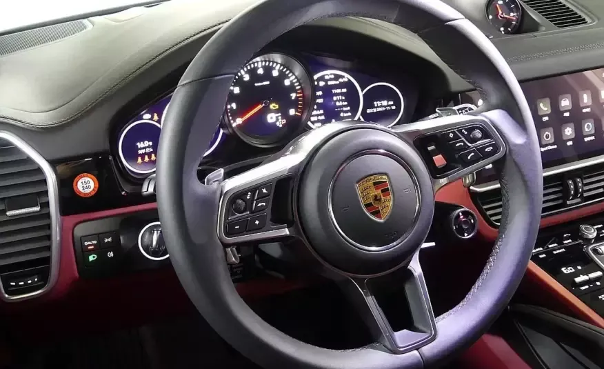 Porsche CAYENNE 2023 г. (белый)