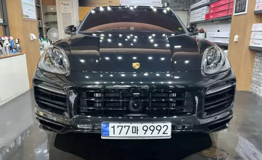 Porsche CAYENNE 2023 г. черный фотография