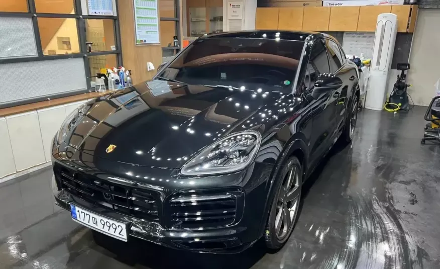 Porsche CAYENNE 2023 г. (черный)