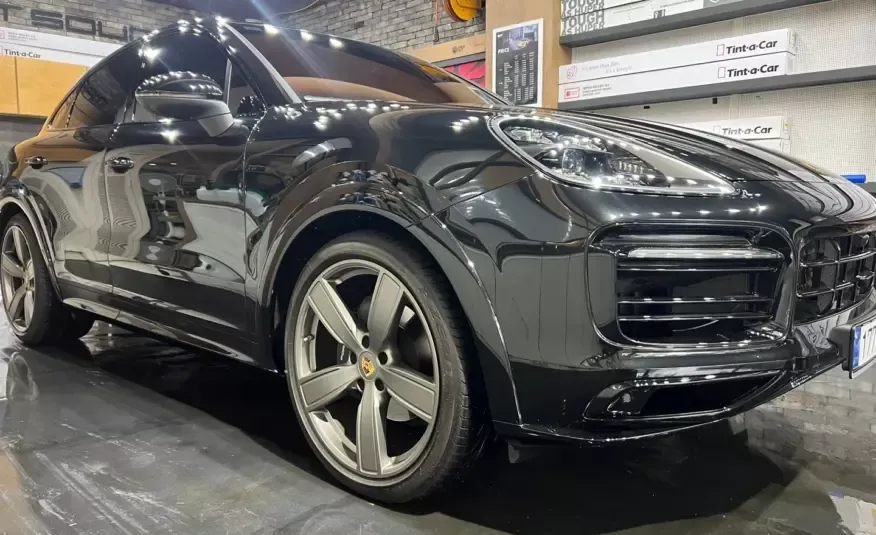 Porsche CAYENNE 2023 г. (черный)