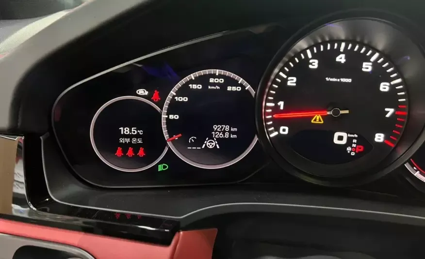 Porsche CAYENNE 2023 г. (черный)