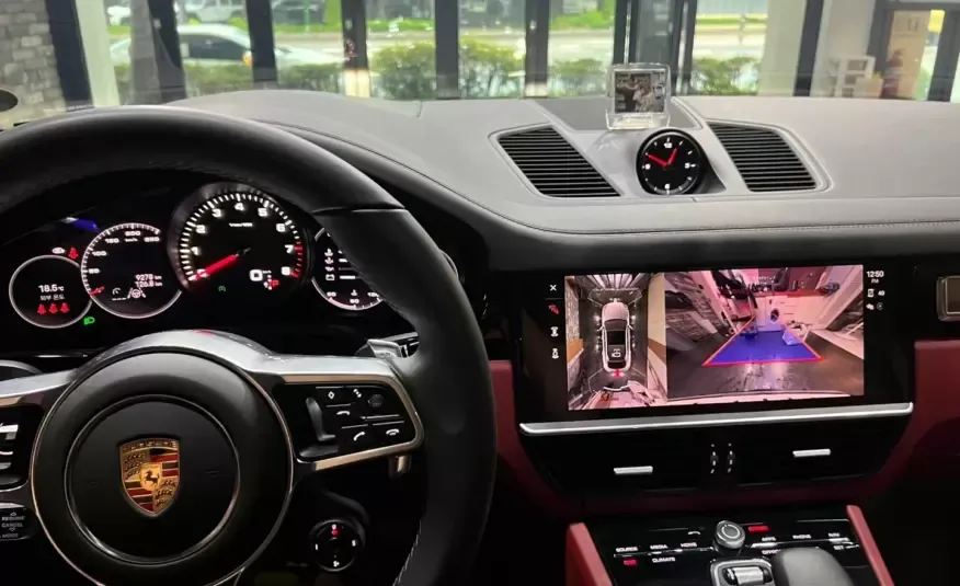Porsche CAYENNE 2023 г. (черный)