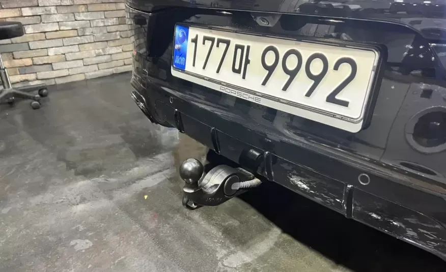 Porsche CAYENNE 2023 г. (черный)