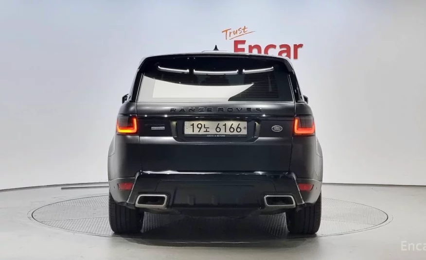 Land Rover Range Rover Sport 3.0 SDV6 HSE Dynamic 2018 года с пробегом 119592 км
