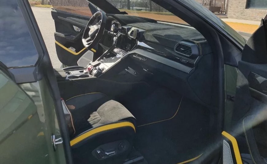 Lamborghini Urus 4.0 V8 Performante 2024 года с пробегом 3927 км