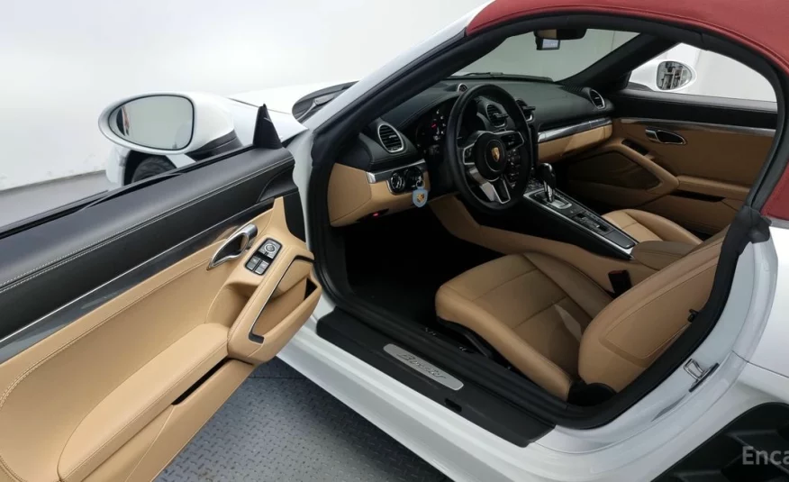 Porsche 718 2.0 2022 года с пробегом 17659 км