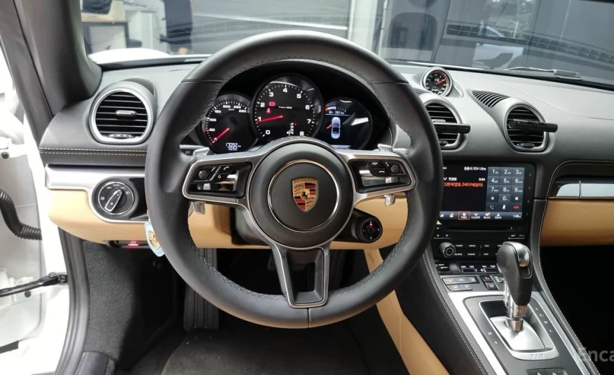 Porsche 718 2.0 2022 года с пробегом 17659 км