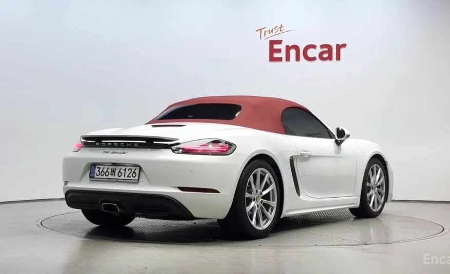 Porsche 718 2.0 2022 года с пробегом 17659 км