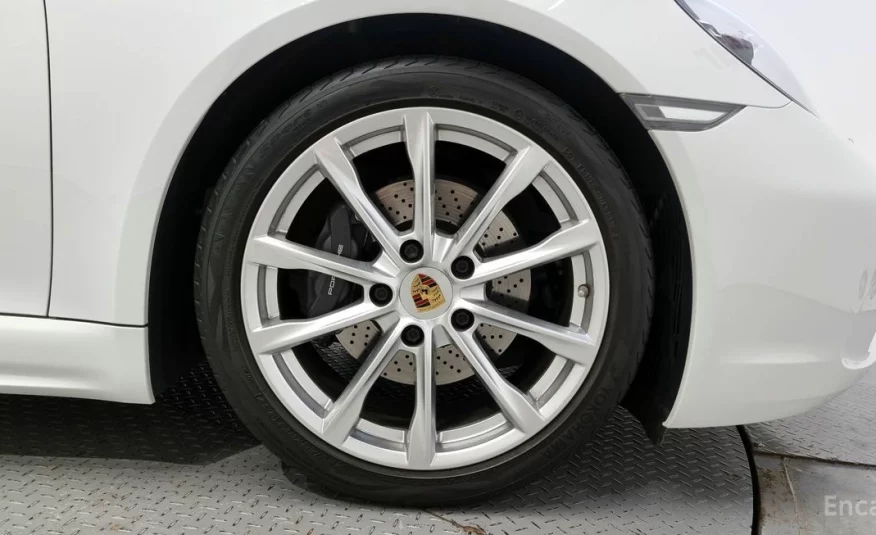 Porsche 718 2.0 2022 года с пробегом 17659 км