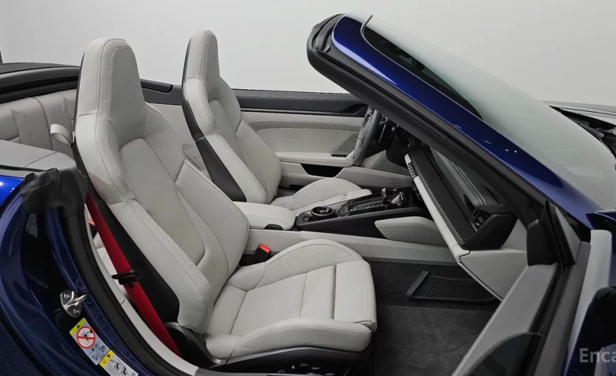 Porsche 911 Carrera 4 GTS Cabriolet 2024 года с пробегом 2126 км