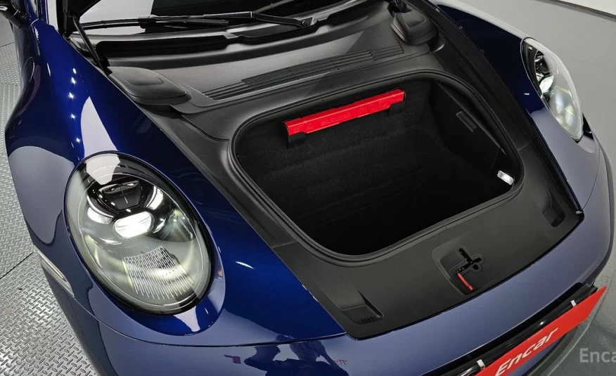 Porsche 911 Carrera 4 GTS Cabriolet 2024 года с пробегом 2126 км