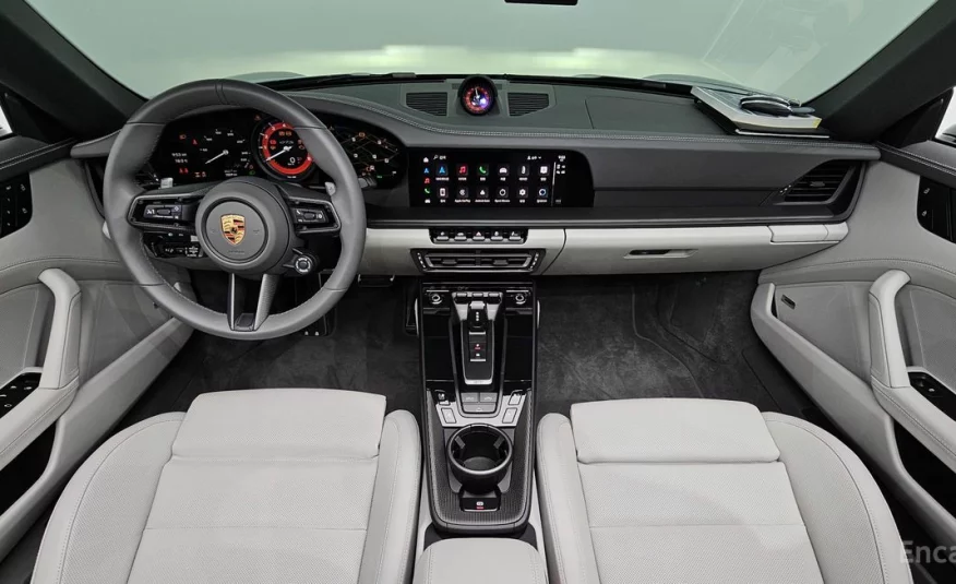 Porsche 911 Carrera 4 GTS Cabriolet 2024 года с пробегом 2126 км